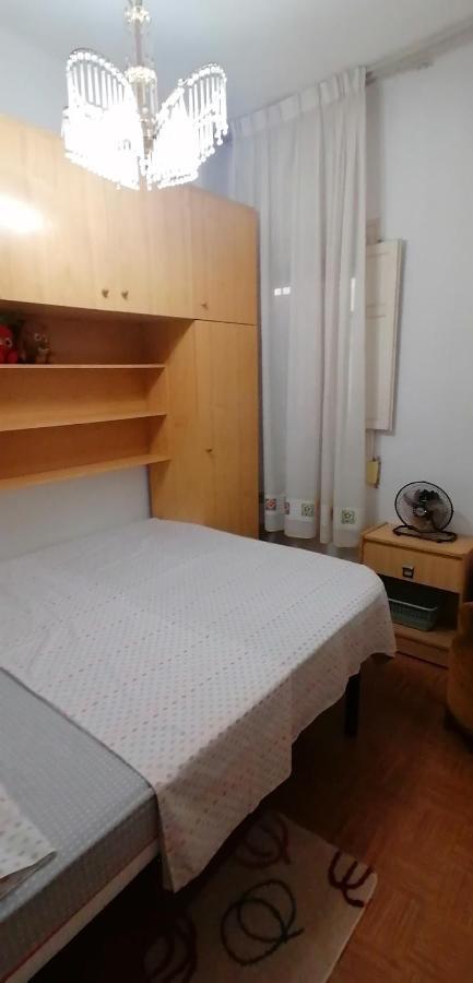 Mary'S Rooms Low Cost Valencia Buitenkant foto