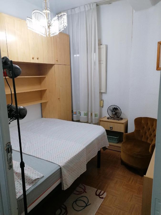 Mary'S Rooms Low Cost Valencia Buitenkant foto